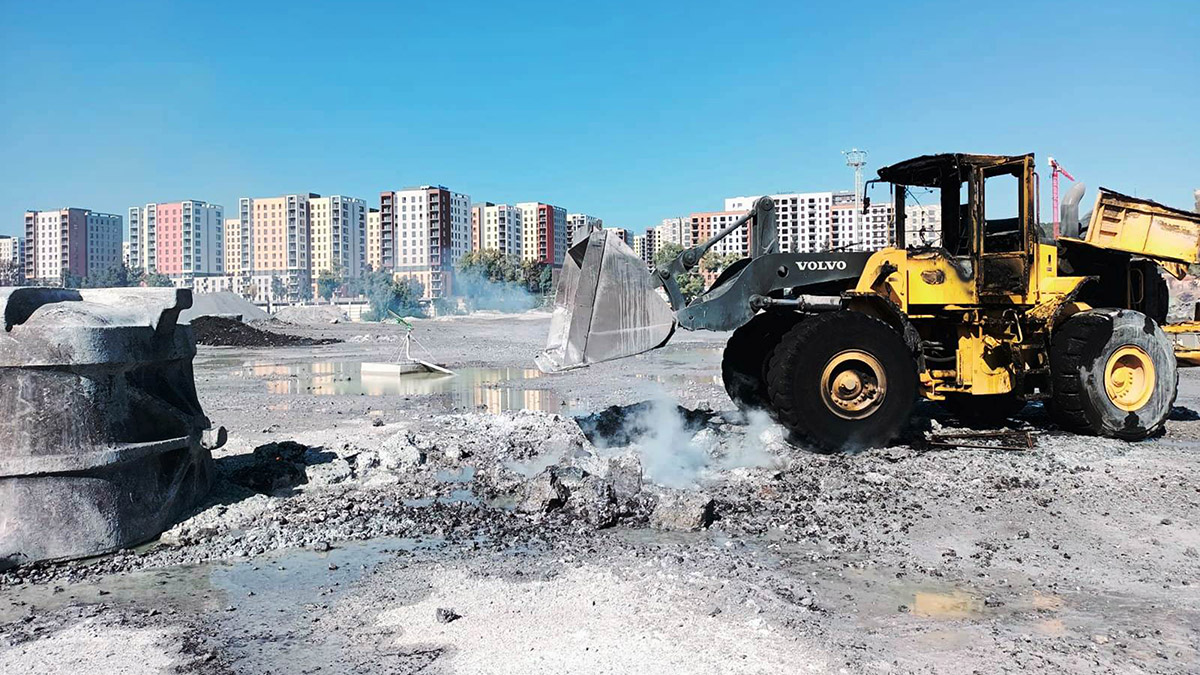 Fabrikada patlamayla birlikte yangın çıktı