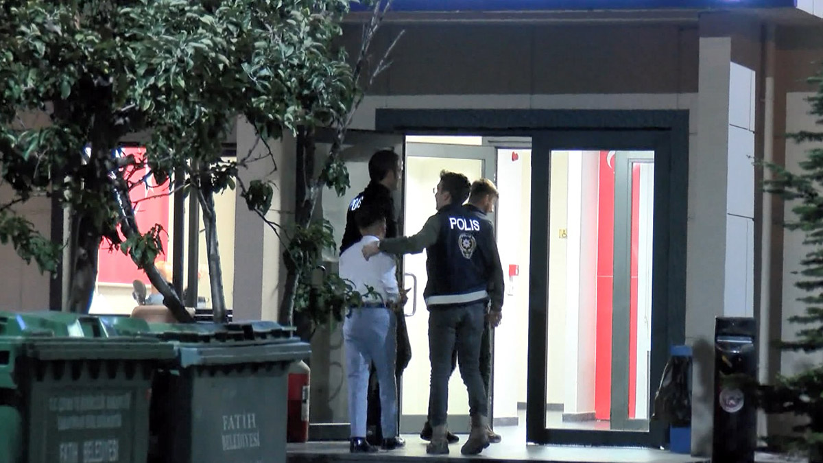 Doğum günü kutlamasında silahlı bıçaklı kavga