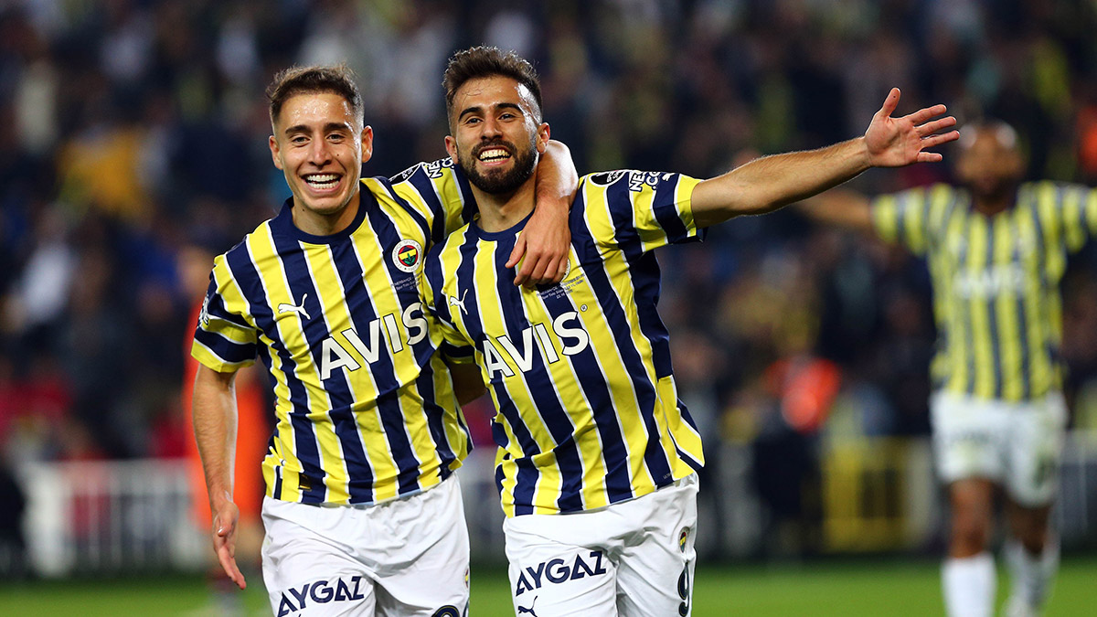 Kilidi Rossi açtı... Hafta içi Jesus ve Emre hoca için bir yazı kaleme almıştım... Tamda yazımda belirttiğim gibi bu ligin şuan açık ara en iyi iki hocasının sahada taktik savaşını zevkle izleme fırsatımız oldu