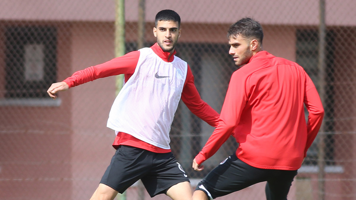 Gençlerbirliği Teknik Direktörü Taşkın Aksoy, "Süreç içerisinde gelişim kaydedebilirsek en geç 2'nci yarı daha fazla puan toplarız. Transfer açılırsa güzel ama açılmazsa da ben karamsar değilim. Bu kadro eğer fazla sakatlık ve cezalı duruma düşen oyuncu olmazsa, öyle ya da böyle ligde kalmayı gerçekleştirebilir" dedi.