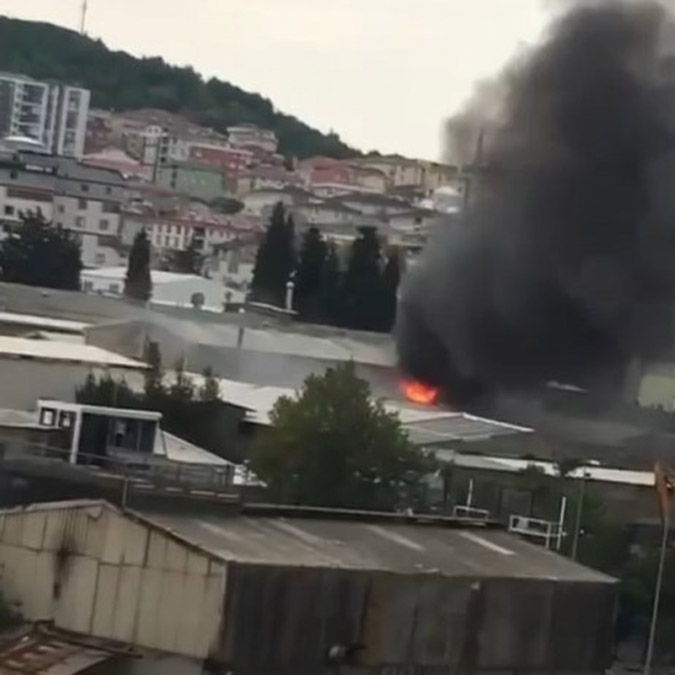 Pendik'te kimya fabrikasında yangın