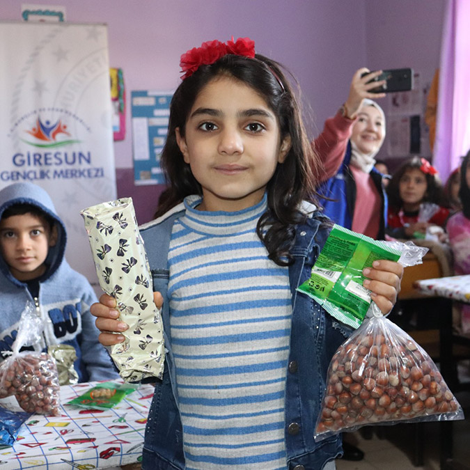 Gönüllülerden 'Fındık Köprüsü' projesi