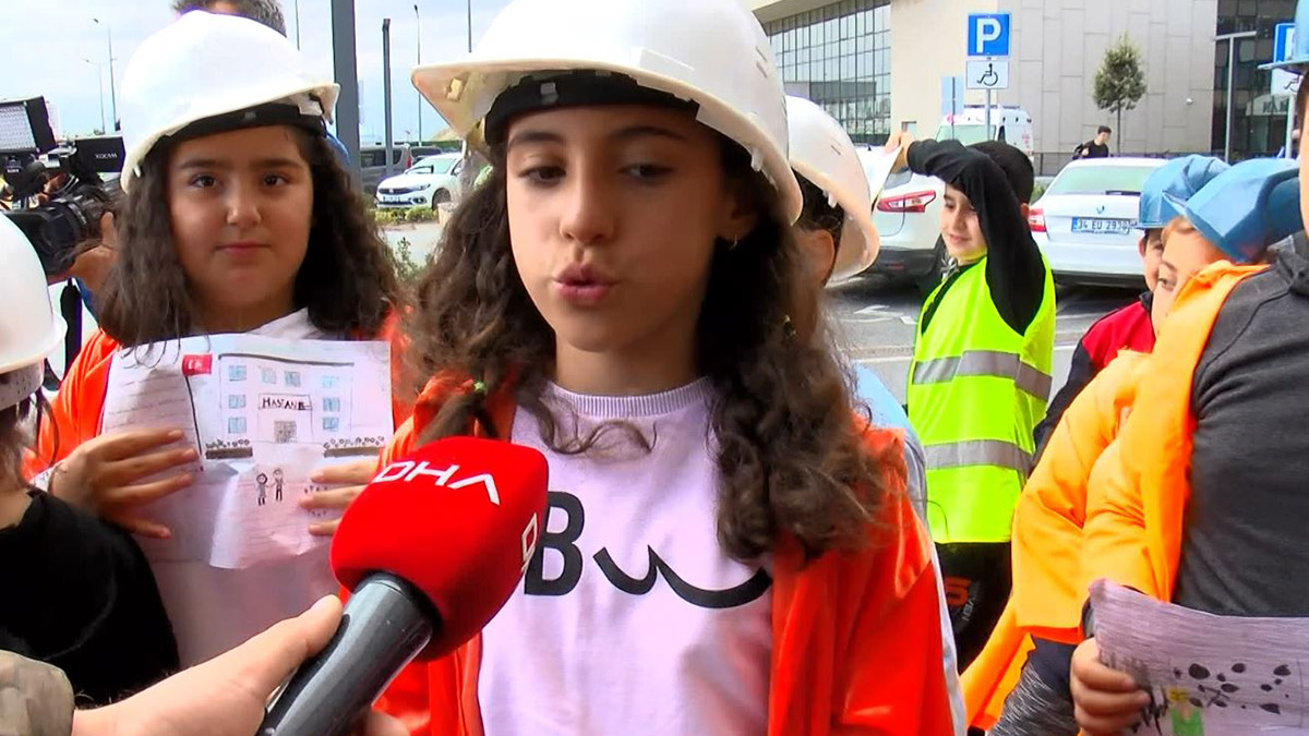 Öğrenciler madencilerin yakınlarını ziyaret etti