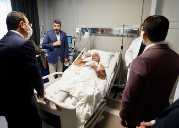 Ekrem İmamoğlu Binali Yıldırım'ı ziyaret etti