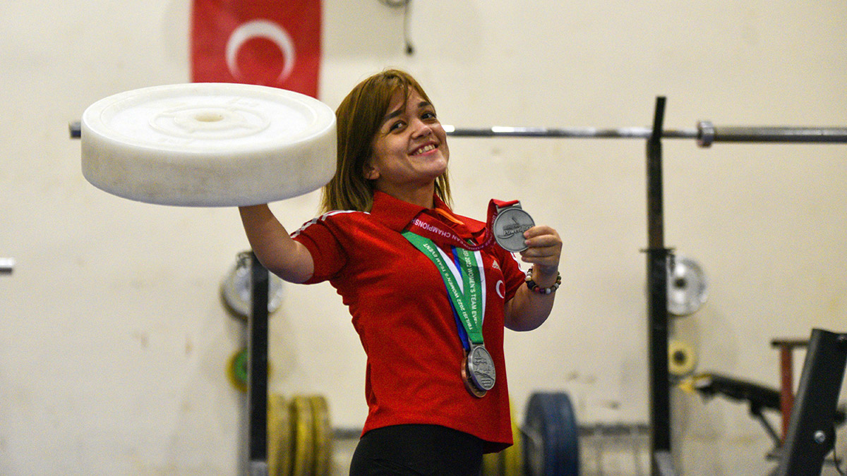 Halterde Türkiye şampiyonu oldu