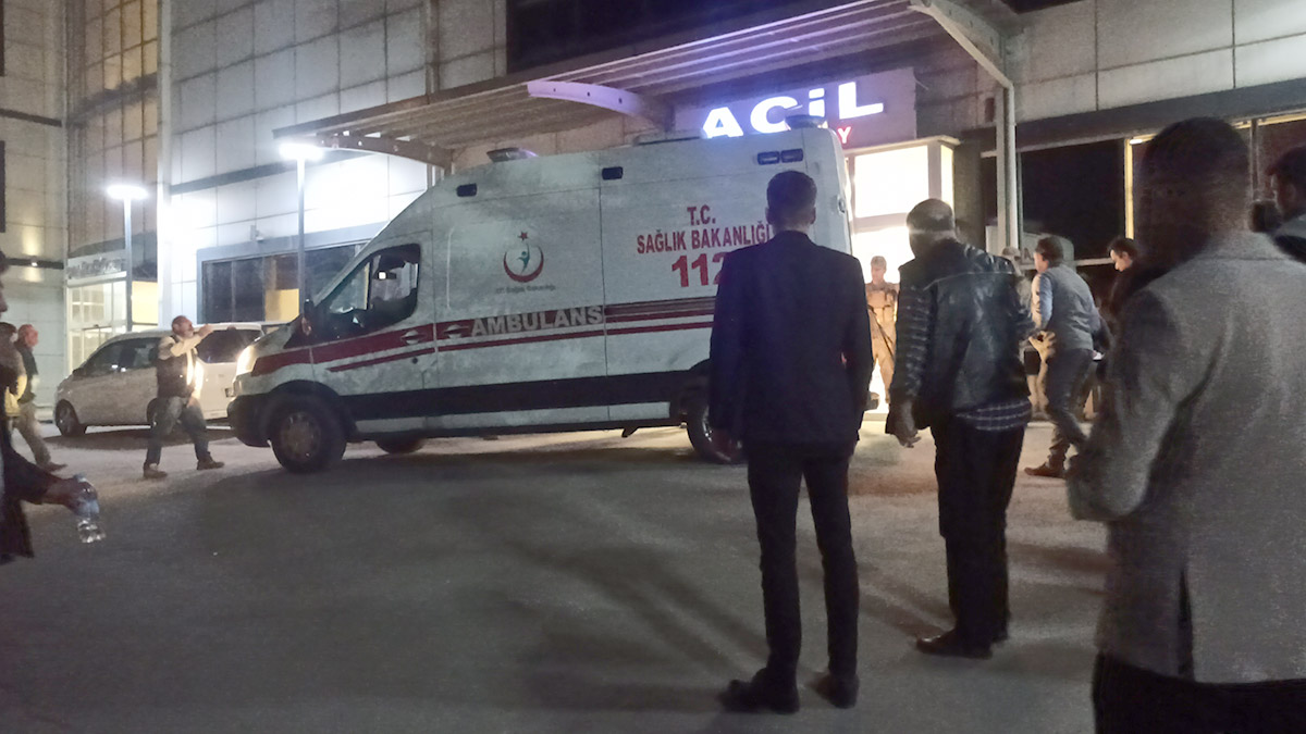 Mangaldan çıkan gazdan zehirlendiler