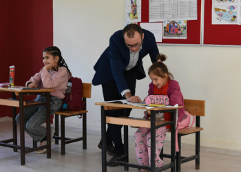İlkokulda sadece 2 öğrenci ile eğitim yapılıyor