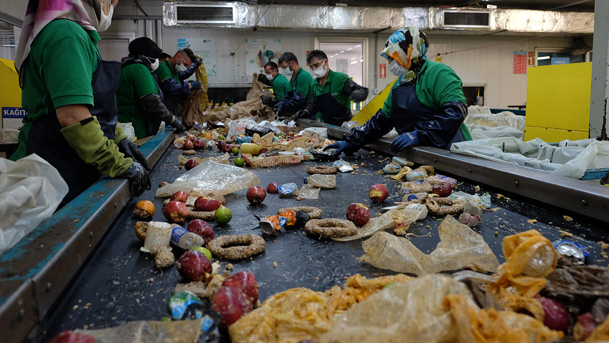 Organik atıklar toprağa can veriyor