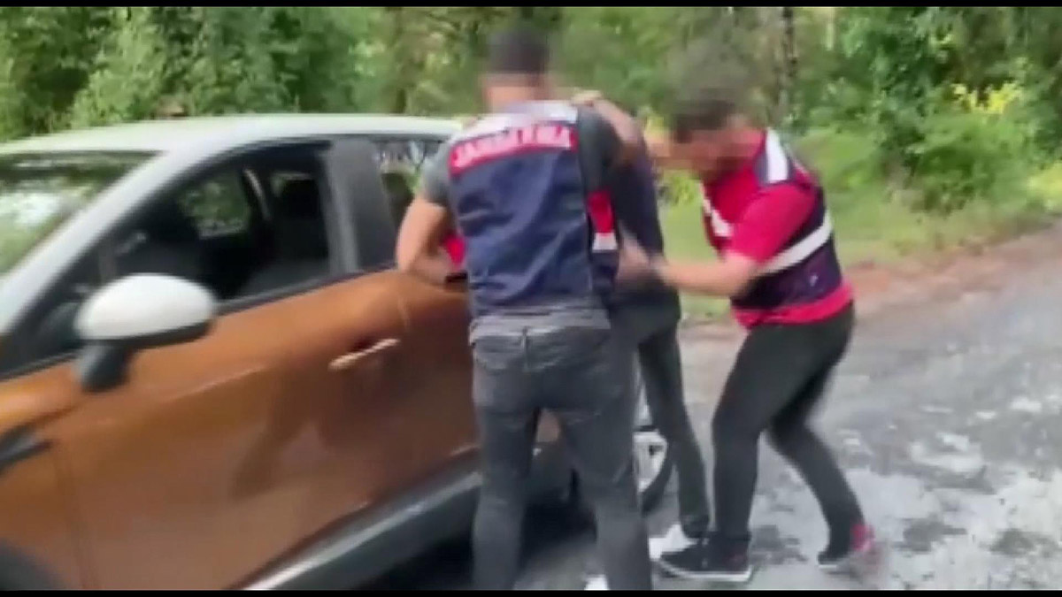 Eş zamanlı operasyonda 44 kilogram uyuşturucu ele geçirildi