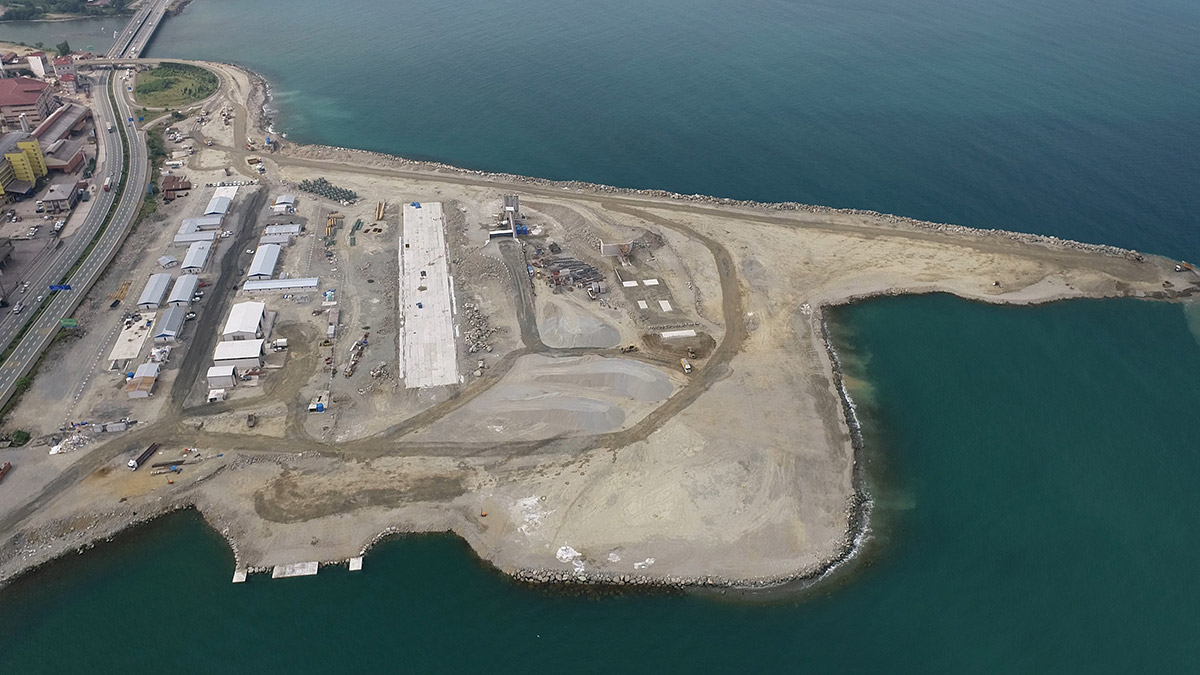 İyidere Lojistik Limanı için dolgu çalışması devam ediyor