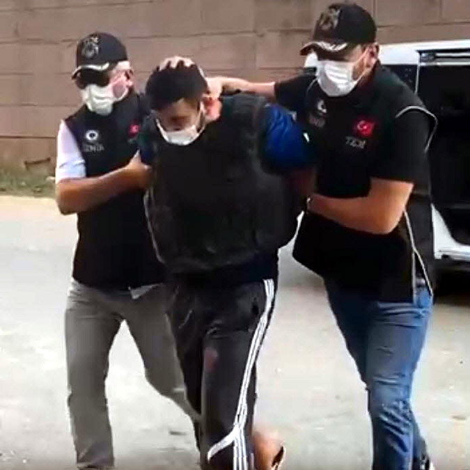 İzmir'de, HDP il binasında Deniz Poyraz'ı öldüren sanık Onur Gencer'in (27) yargılanmasına bugün Aliağa Şakran Cezaevi yerleşkesindeki salonda devam edilecek.