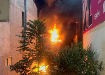 Kadıköy'de binada patlama; 3 ölü