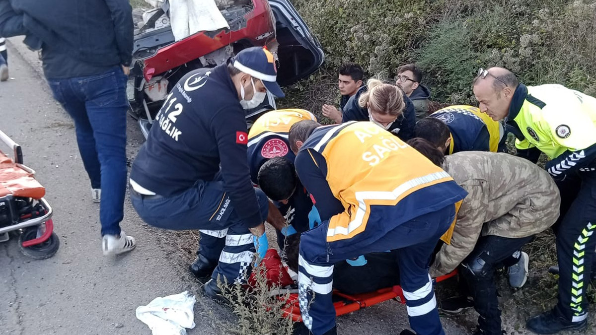 Otomobil yağmur suyu kanalına düştü; 4 yaralı