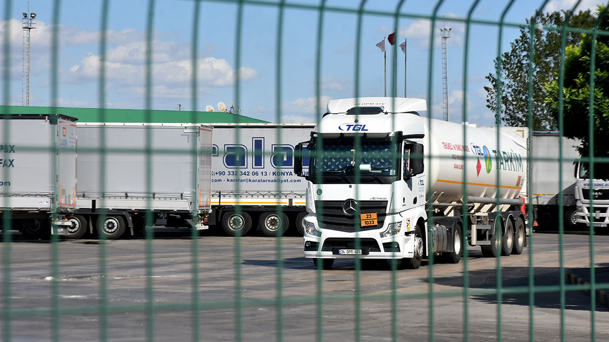 Kapıkule'ye dikenli teller örüldü