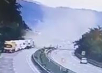 karadeniz sahil yolu'nda heyelan