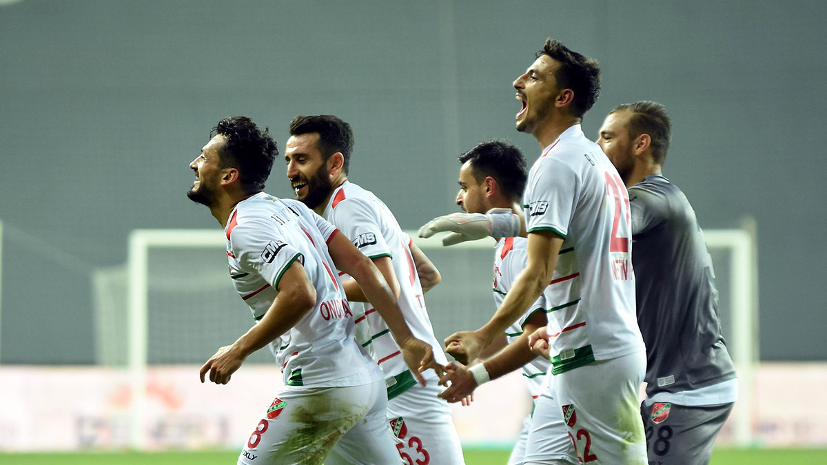 Karşıyaka 2 yıl sonra 4'te 4 istiyor