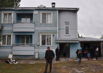 Kars'ta 4 eve yıldırım isabet etti