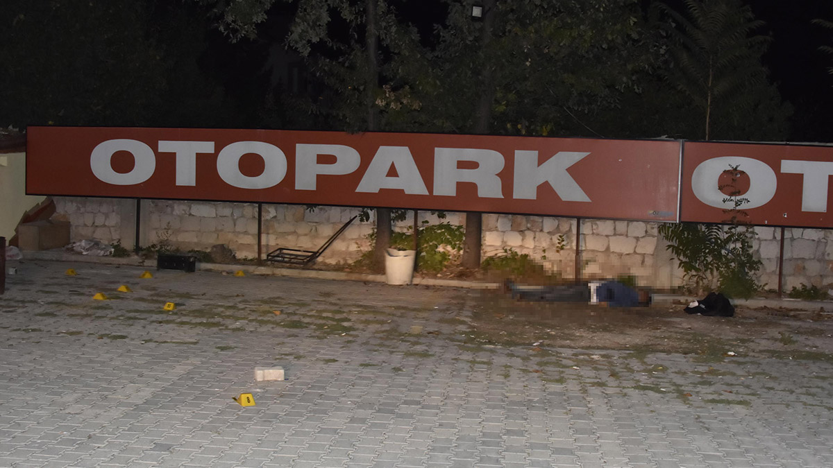 Otoparkta öldürülmüş halde bulundu
