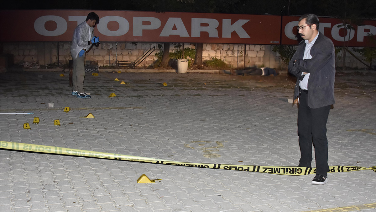 Otoparkta öldürülmüş halde bulundu