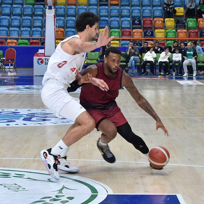 Konyaspor Gaziantep Basketbol'u 78-76 mağlup etti