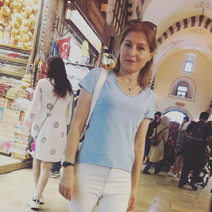 Annesine bakıcılık yapan kadını çekiçle öldürdü