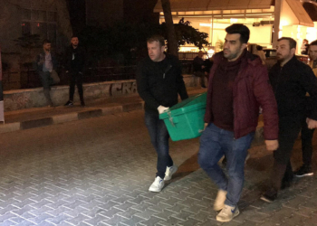 Manisa'da eşini bıçaklayarak öldürdü