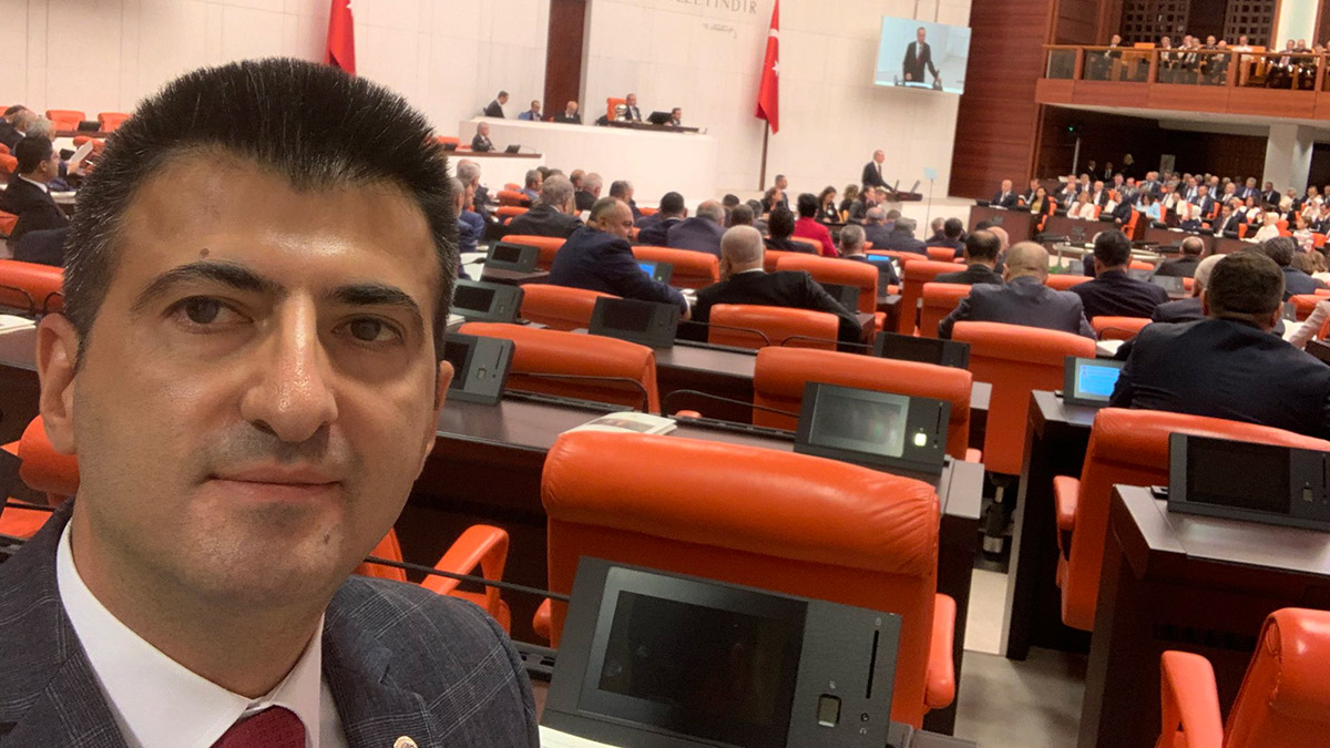 Yoluma AK Parti'de devam edeceğim