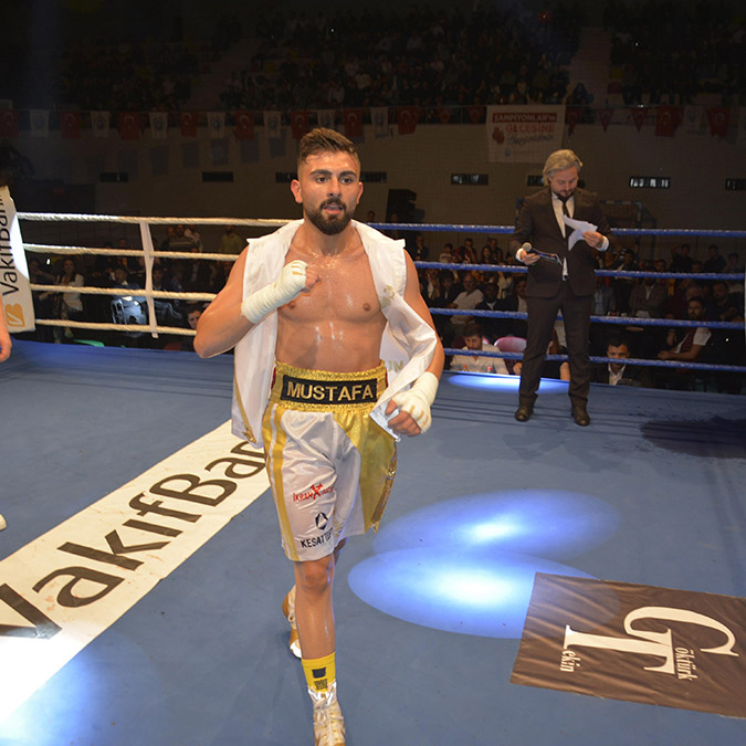 Mustafa Çolak ringlere döndü