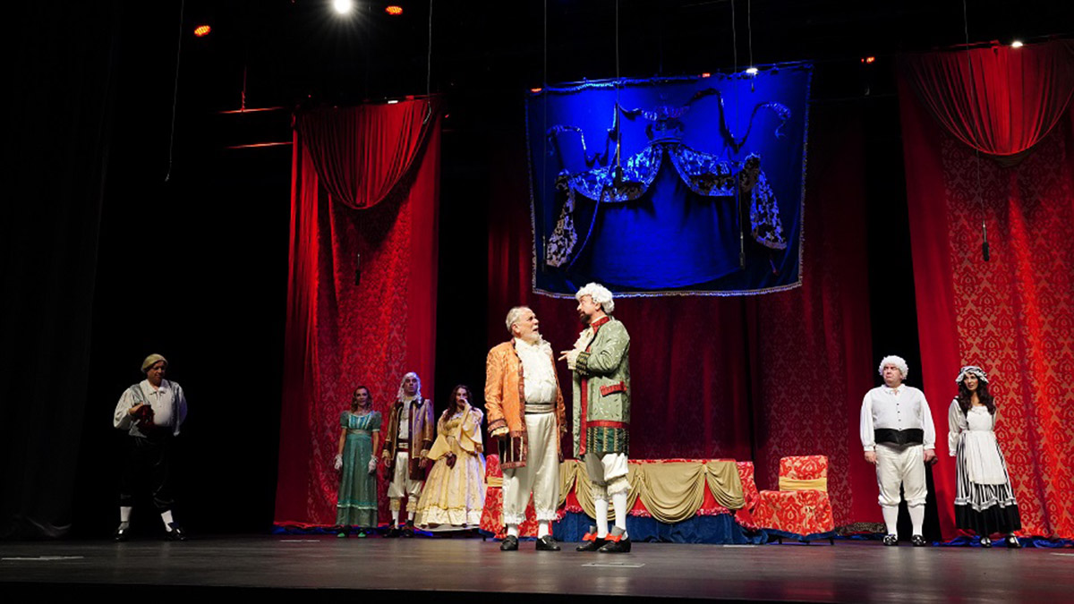 Moliere'nin Kibarlık Budalası sahnelendi