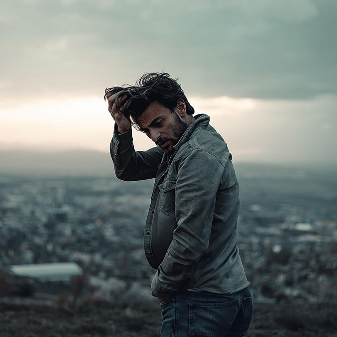 Okul servisinin altında kalan Mustafa hayatını kaybetti