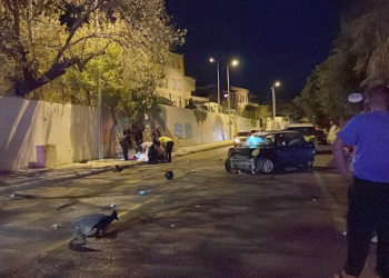 Bodrum'da otomobil ile motosiklet kafa kafaya çarpıştı