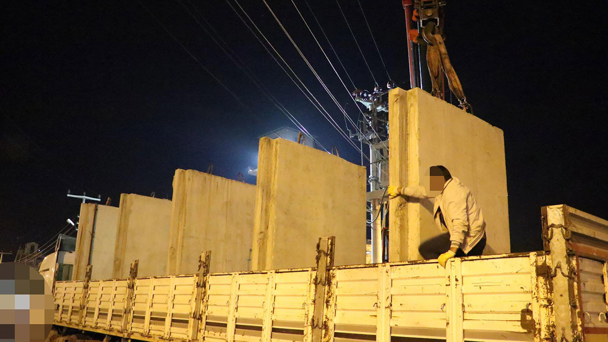E Tipi Cezaevi'nin çevresine kurulan bloklar kaldırılıyor