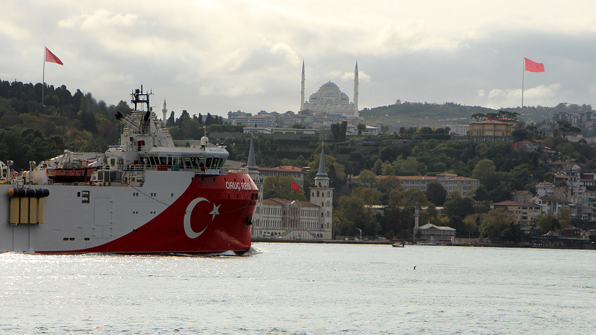 Oruç Reis Antalya Limanı'na gidiyor