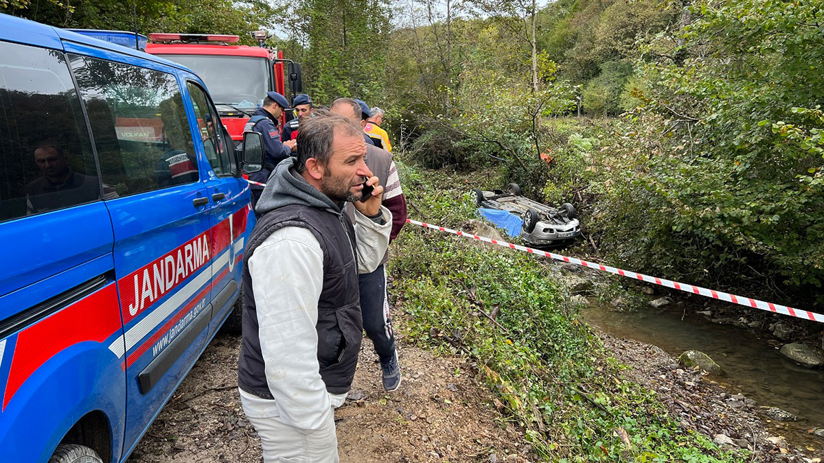 Otomobil dere yatağına düştü; Üniversiteli Enes öldü