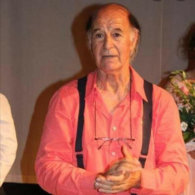 'Doktorlar', 'Arka Sokaklar', 'Cennet Mahallesi', 'Kurtlar Vadisi' ve 'Çiçek Taksi' dizilerinde rol alan tiyatro, sinema ve dizi oyuncusu Erül, rahatsızlıkları nedeniyle Bodrum'da tedavi gördüğü özel hastanede yaşamını yitirdi.