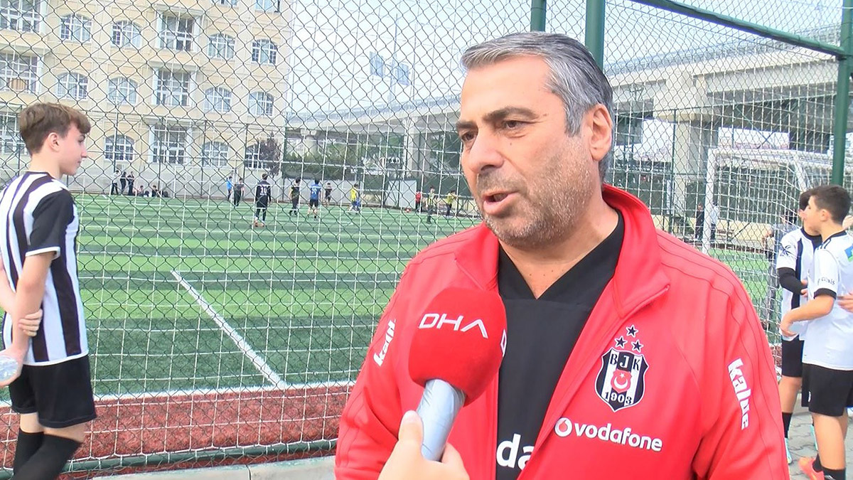 Kadıköy'de pazar akşamı 3 katlı binanın 2'inci katında meydana gelen patlamada ölen Maryam'ın gittiği futbol okulunda hüzün.