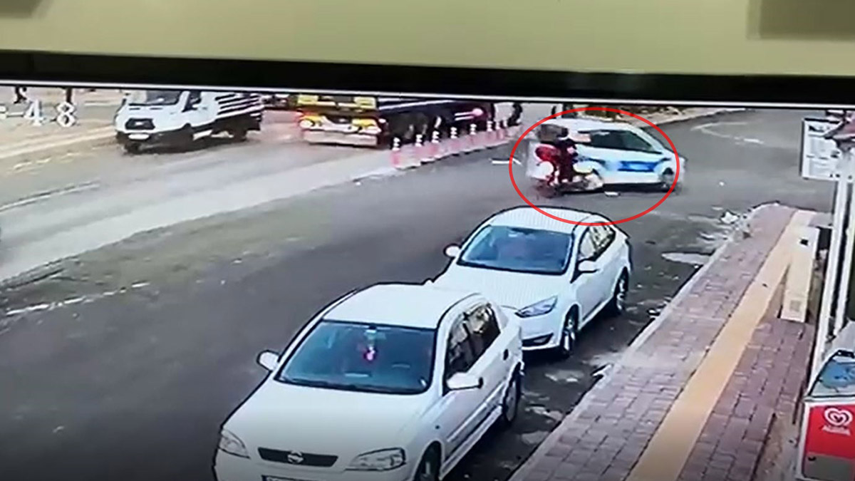 Motorlu kurye polis aracına çarptı ağır yaralandı