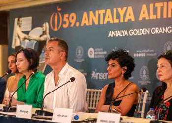 Ayna Ayna'nın gösterimi yapıldı