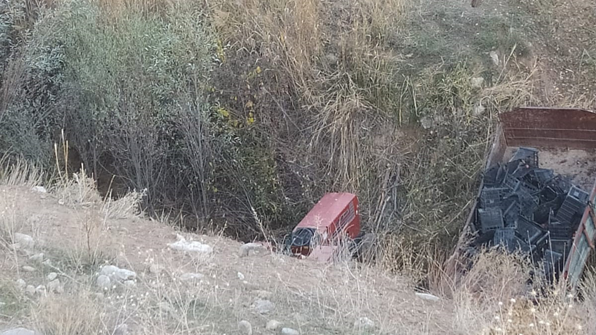 Römorkunu kurtarmak isterken canından oldu