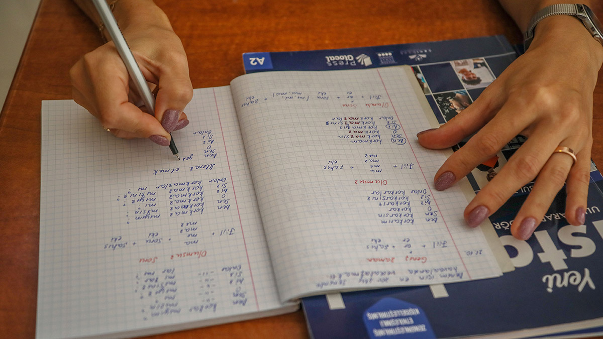 Ukraynalı ve Ruslar aynı sıralarda Türkçe öğreniyor