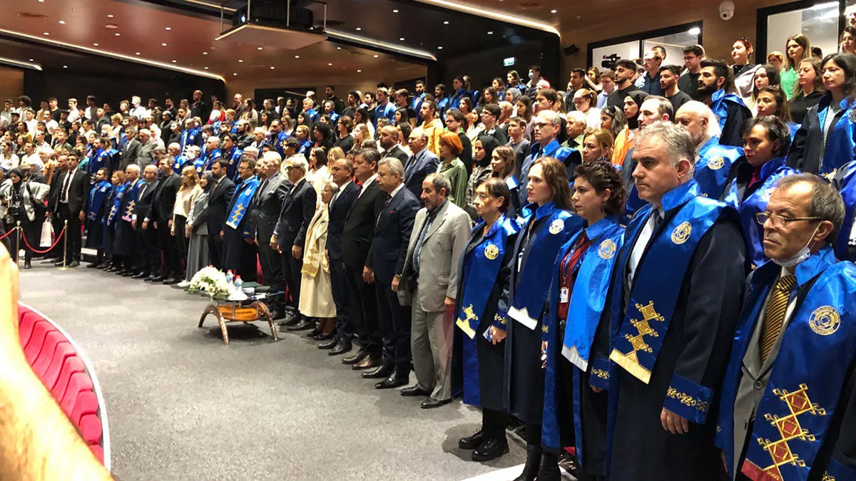 Savunma sanayii başkanı prof. Dr. İsmail demir, "bugün i̇ha'larımız ve si̇ha'larımızdan herkes bahsediyor. Dün yine i̇ngiliz bakanıylaydık, yine si̇ha'larınız oyun değiştirici oldu deniliyor. Bir taraftan da onlarla bir motor projesi konuşuyoruz" dedi.  