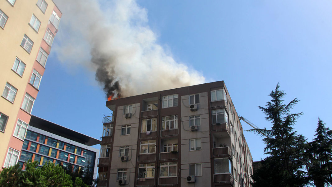 Şişli'de 6 katlı bir apartmanda yangın çıktı