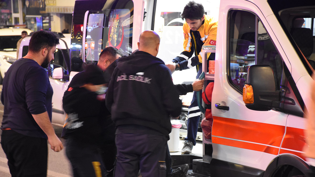 Sivas'ta barda bıçaklı kavga; 6 yaralı