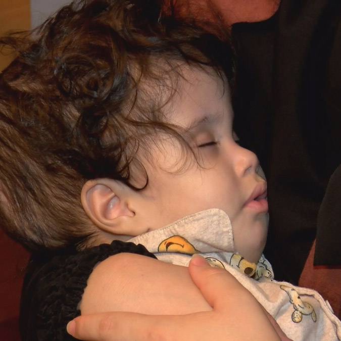 Cezayir’de yaşayan Kherkhar ailesinin 1,5 yaşındaki siyam ikizleri Safaa ve Shiffa, sadece hazırlık aşaması bile 6 ay süren büyük bir operasyonla, geçtiğimiz Haziran ayında birbirlerinden ayrıldı.