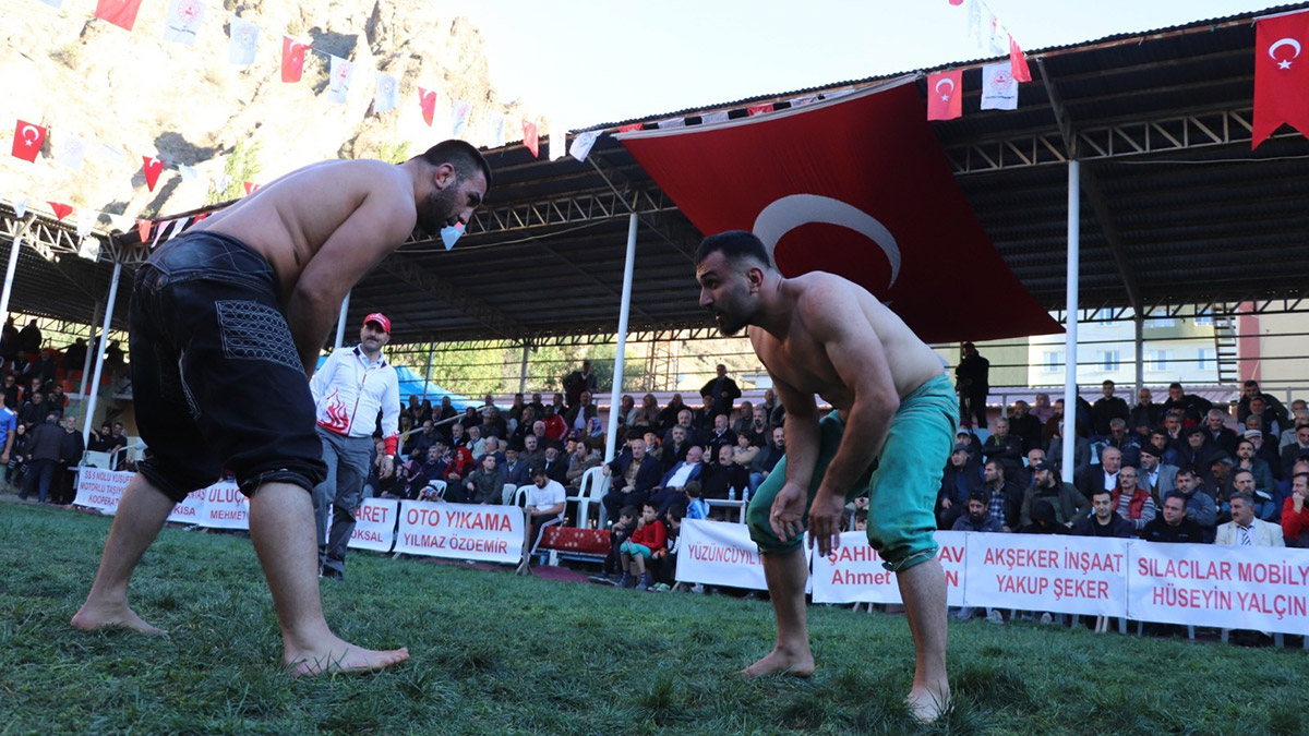 Karakucak Güreşleri'nin 72'ncisi düzenlendi