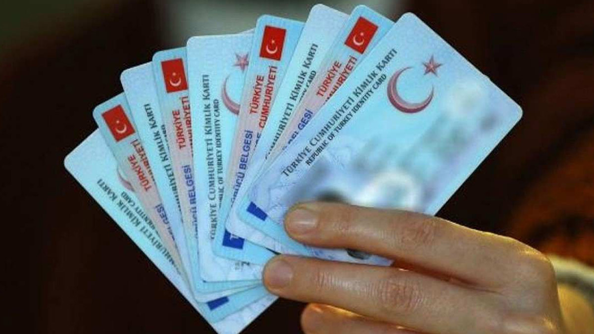 Sürücü belgelerini değiştirme süresi uzatıldı