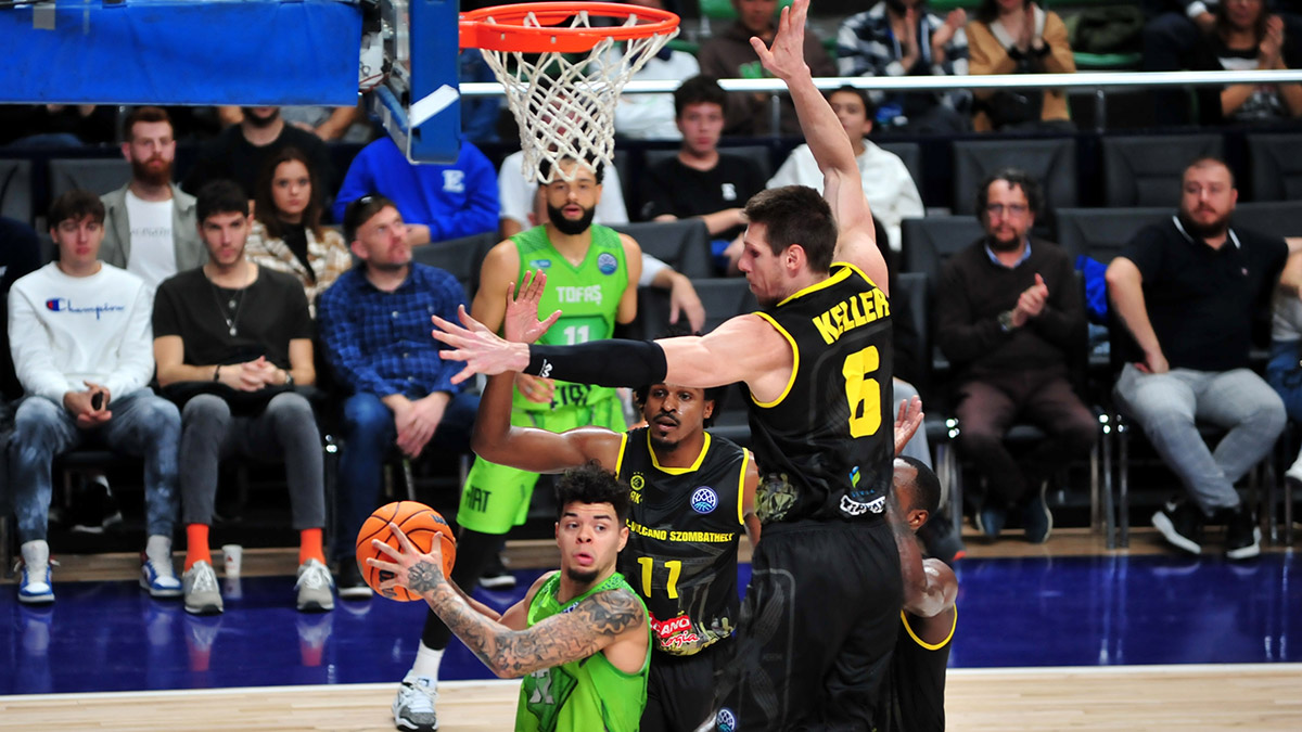 TOFAŞ-Falco Vulcano Szombathely: 90-63