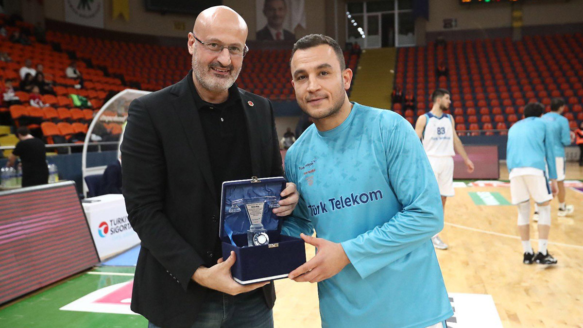 Mehmet Yağmur 500'üncü maçına çıktı