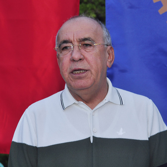 TÜRK-İŞ Başkanı Ergün Atalay, bir maden zirvesi düzenlenmesi gerektiğini belirterek, "Maden kazalarında insanların ölmesi kabul edilemez" dedi.