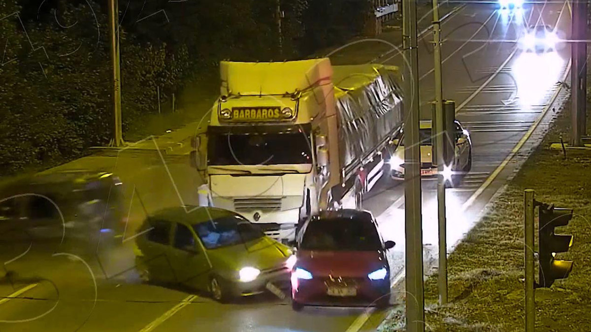 Emniyet Genel Müdürlüğü Trafik Başkanlığı verilerine göre, eylül ayında meydana gelen 43 bin 734 trafik kazasında 18 bin 570 kişi yaralandı, 214 kişi de hayatını kaybetti. Yılın ilk 9 ayında kazalarda ölenlerin sayısı 1683’e yükseldi.